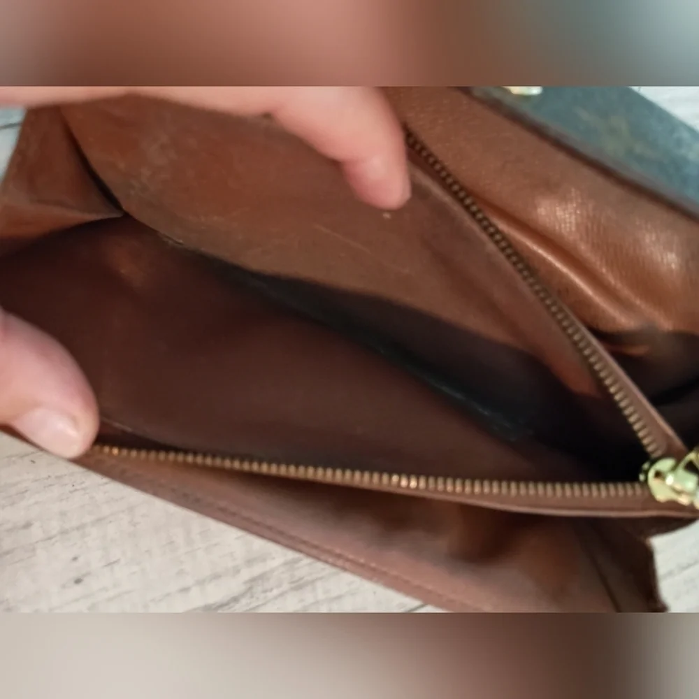 Louis Vuitton Monogram Sarah Long Wallet